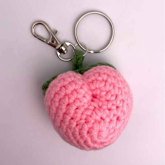 HANDMADE | Crochet Knit PEACH | Bag Charm | Keychain (Brand New!) 🍑💘 - Picture 4 of 10